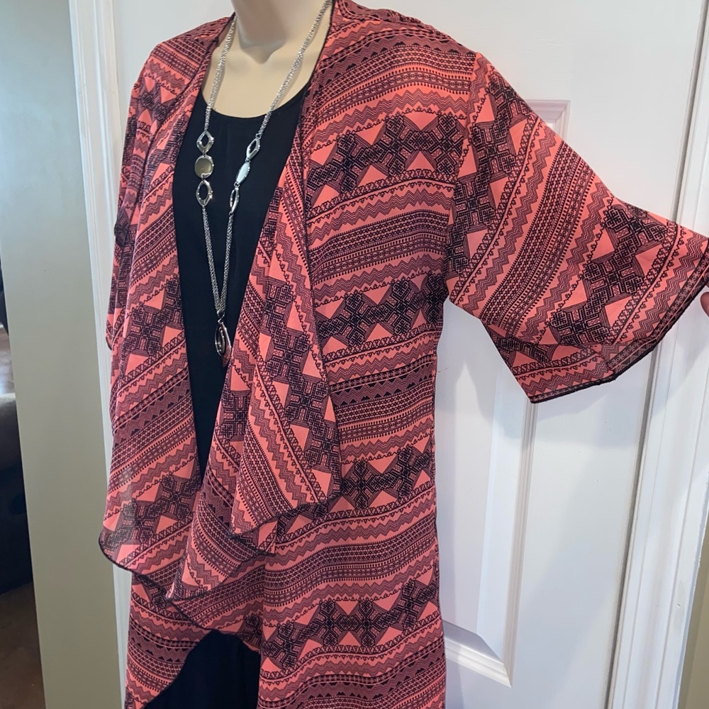 LuLaRoe Monroe Kimono Size Small (fits size 0-12)
